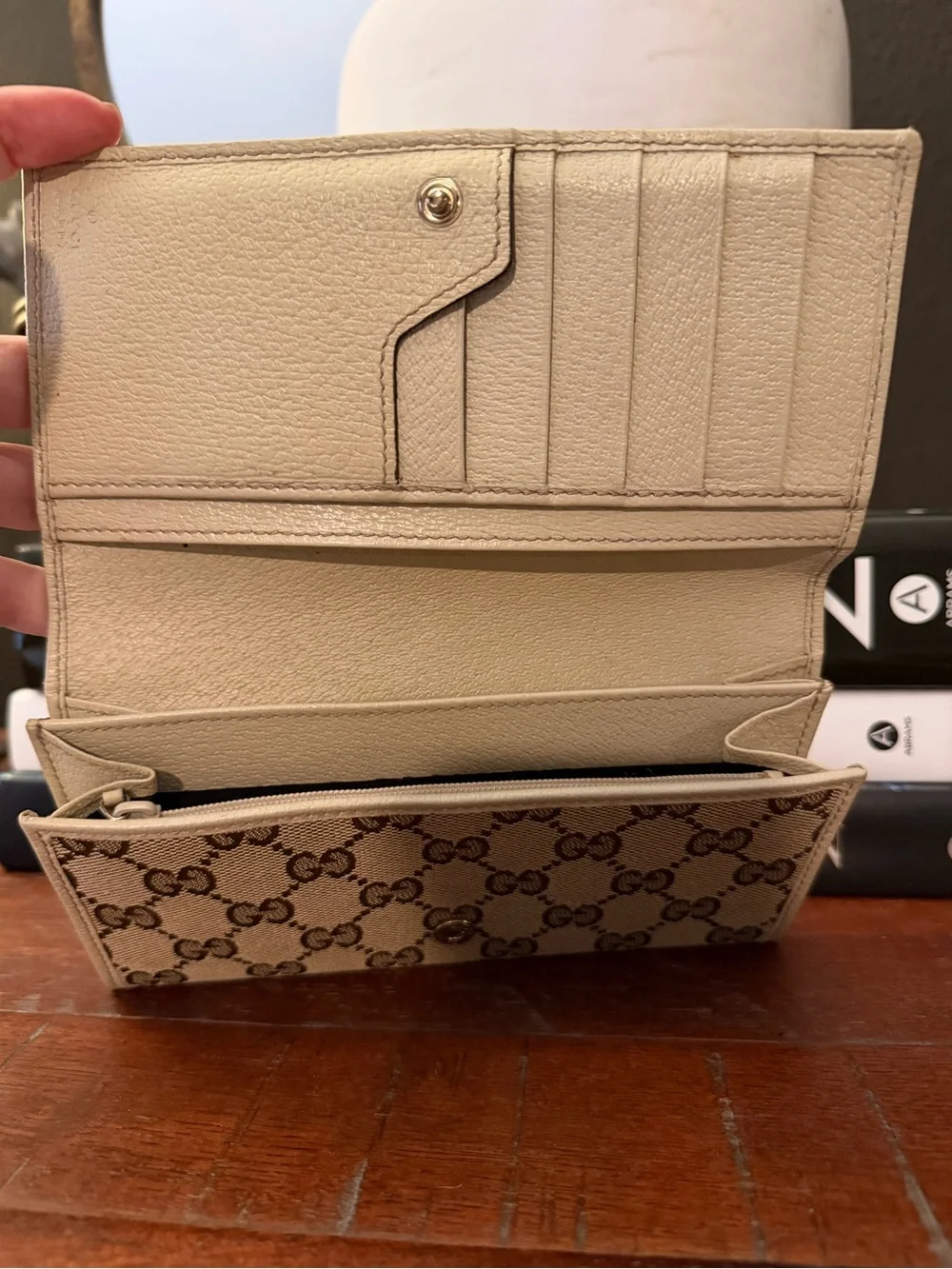 100% Authentic Gucci Beige Brown GG Supreme Wallet - Picture 11 of 13